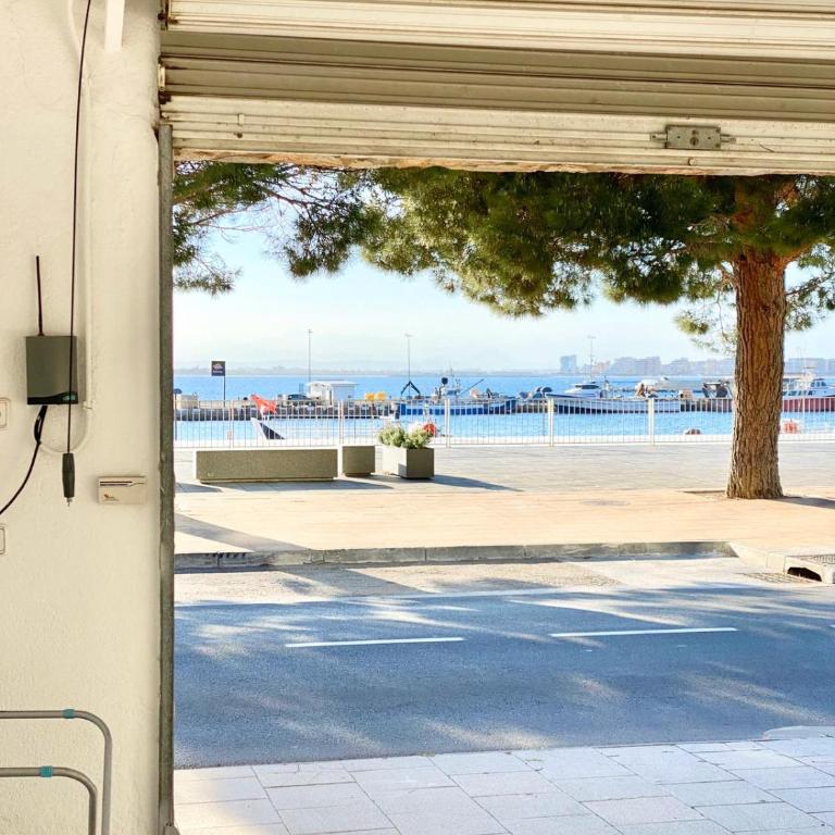 Appartement devant la plage - Three-Bedroom Apartment - 21