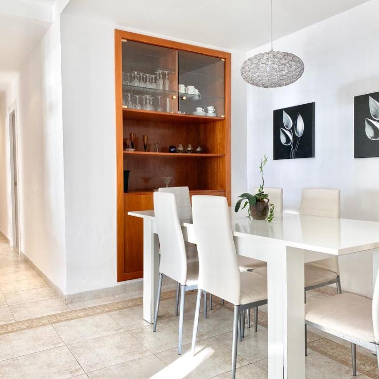 Appartement devant la plage - Three-Bedroom Apartment - 7