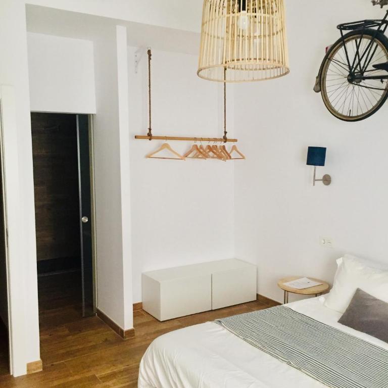 Sunny Stay Guest Houses - Double Room with Private Bathroom - 1