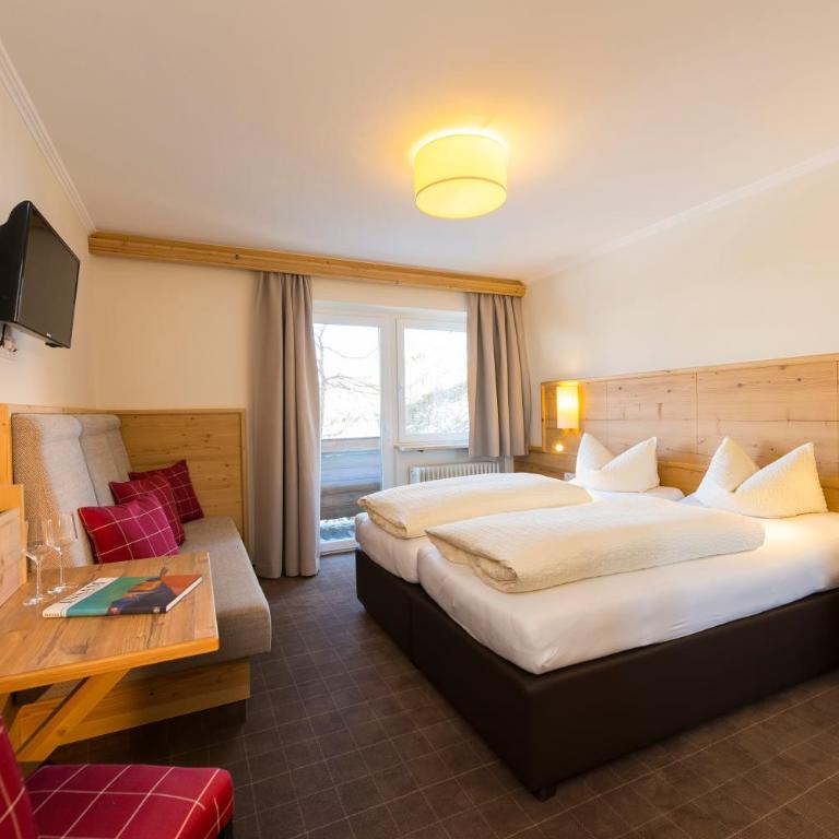 Hotel Garni Entstrasser - Superior Double Room with Balcony - 6