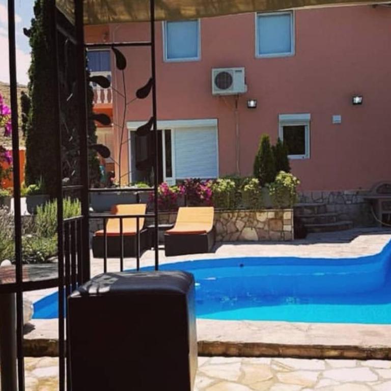 Private Riverside Villa Silvia - Villa - 76