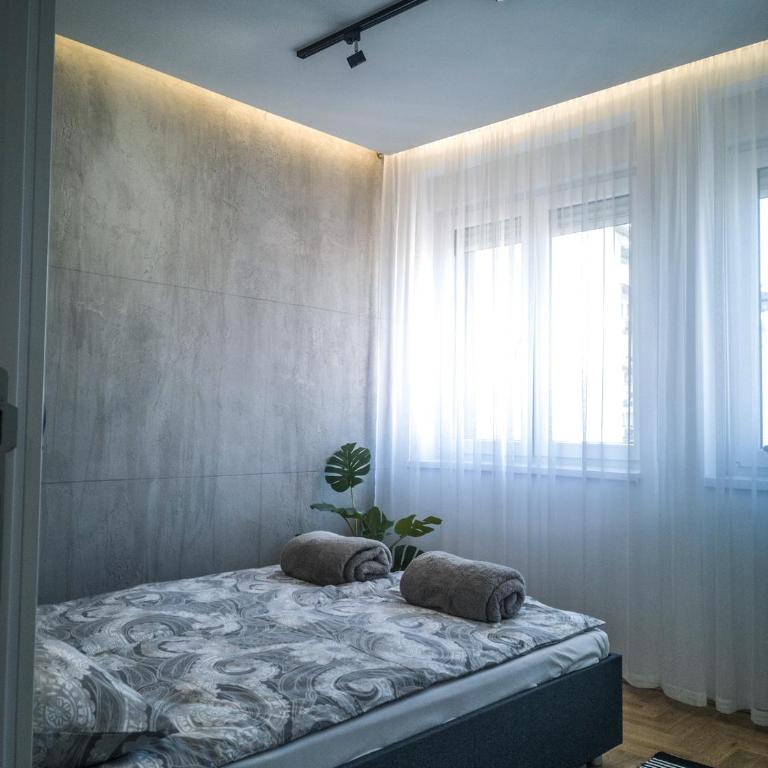 Raw Industrial City Apartment - One-Bedroom Apartment - 15