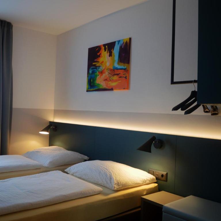 Pension Elisabeth - Rooms & Apartments - Doppelzimmer mit Gemeinschaftsbad - 4
