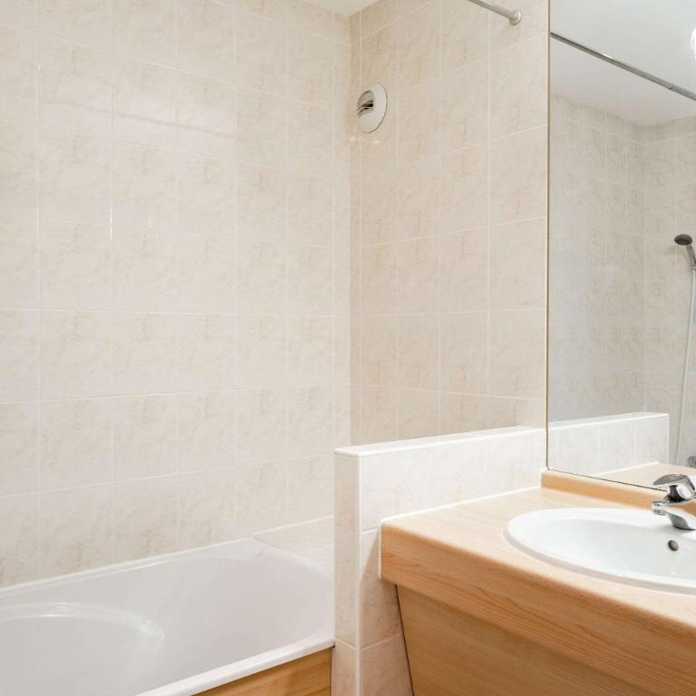 Hôtel du Palois Pau Centre Bosquet ex Quality - Chambre Quadruple - 2