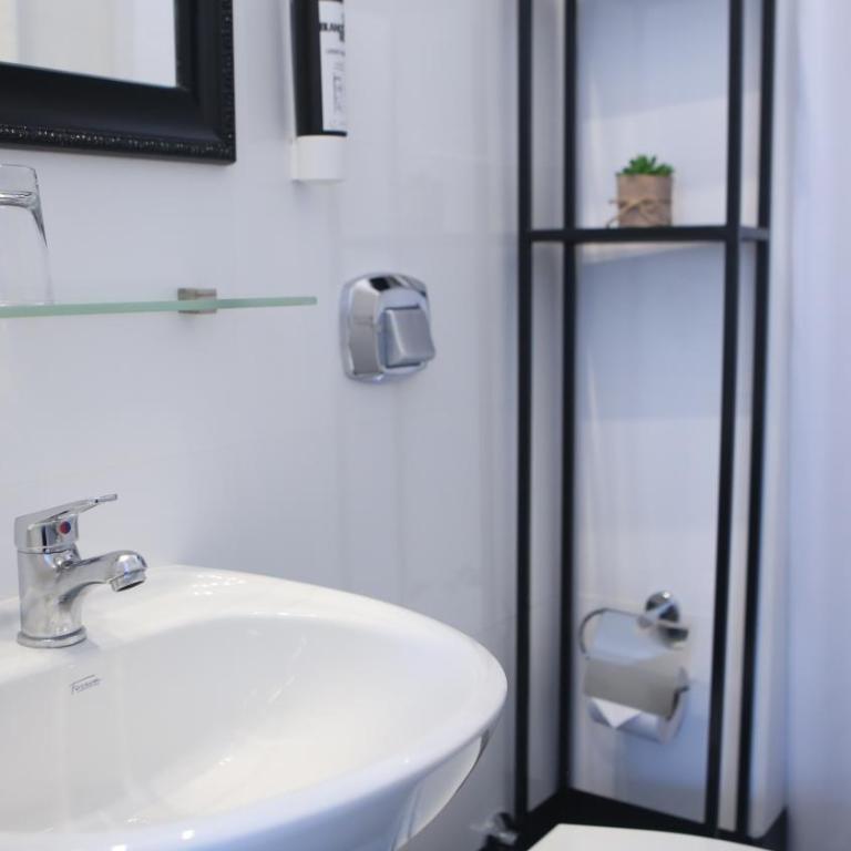 Carsson Hotel Downtown Buenos Aires - Superior Twin Room - 5