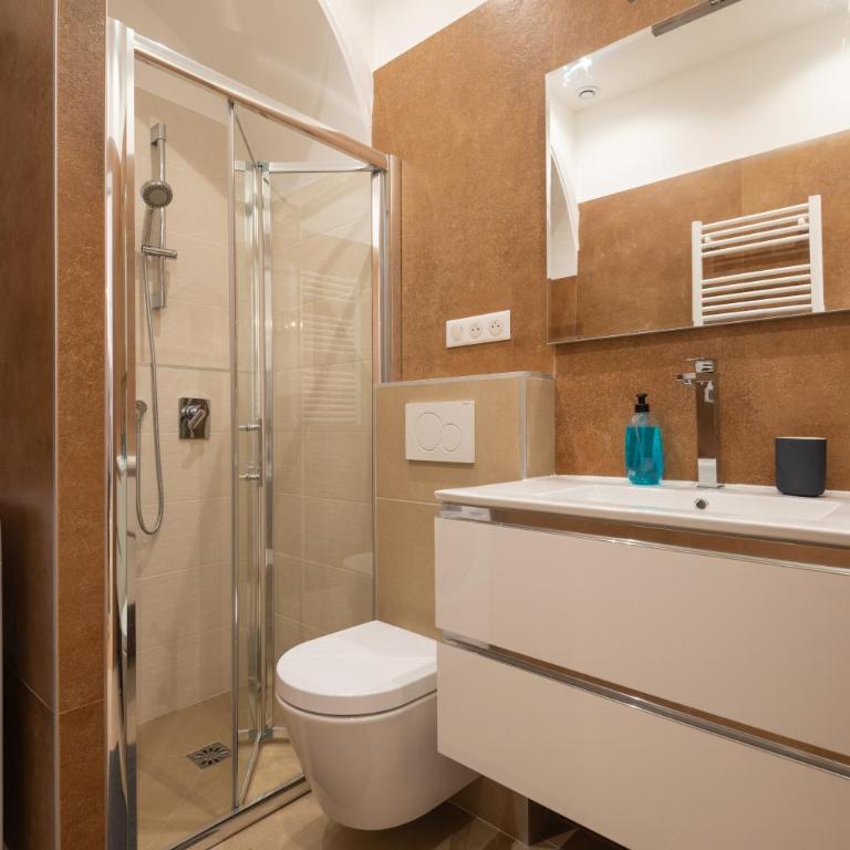 "Le Berlioz 1" by EnjoyNice, 2 bathrooms and airco - Appartement 2 Chambres - 20