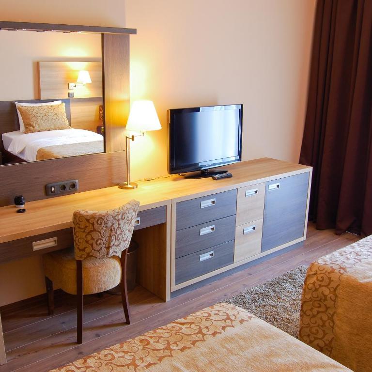 Hill Hotel Wellness & Spa - Dvokrevetna Soba sa Bračnim Krevetom/Zasebnim Krevetima - 1