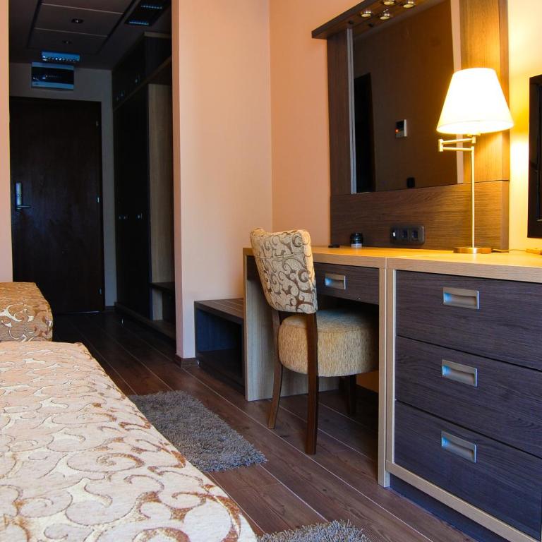 Hill Hotel Wellness & Spa - Dvokrevetna Soba sa Bračnim Krevetom/Zasebnim Krevetima - 2