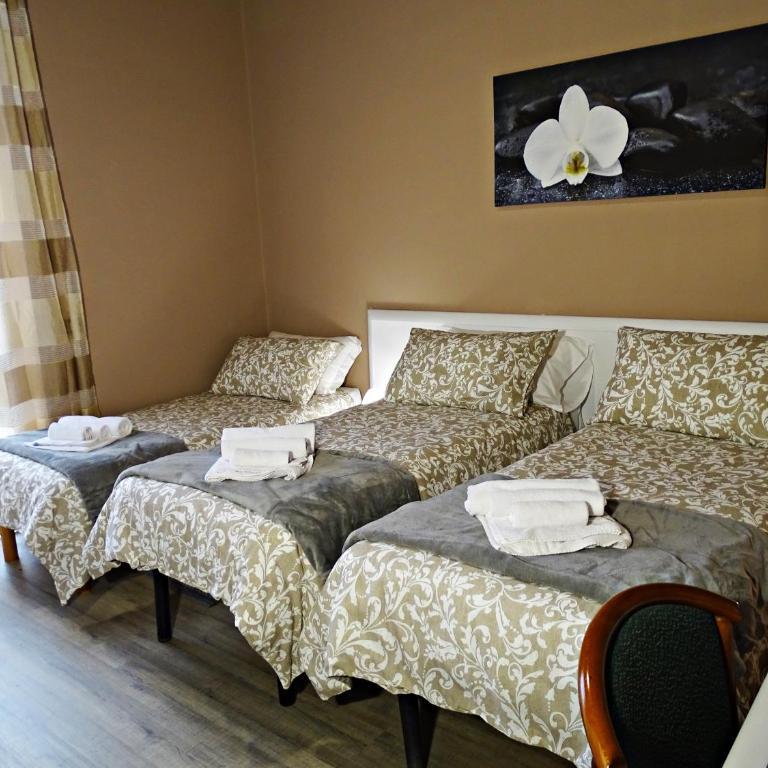Affittacamere Arancio - Camera Matrimoniale con Letto Supplementare - 5