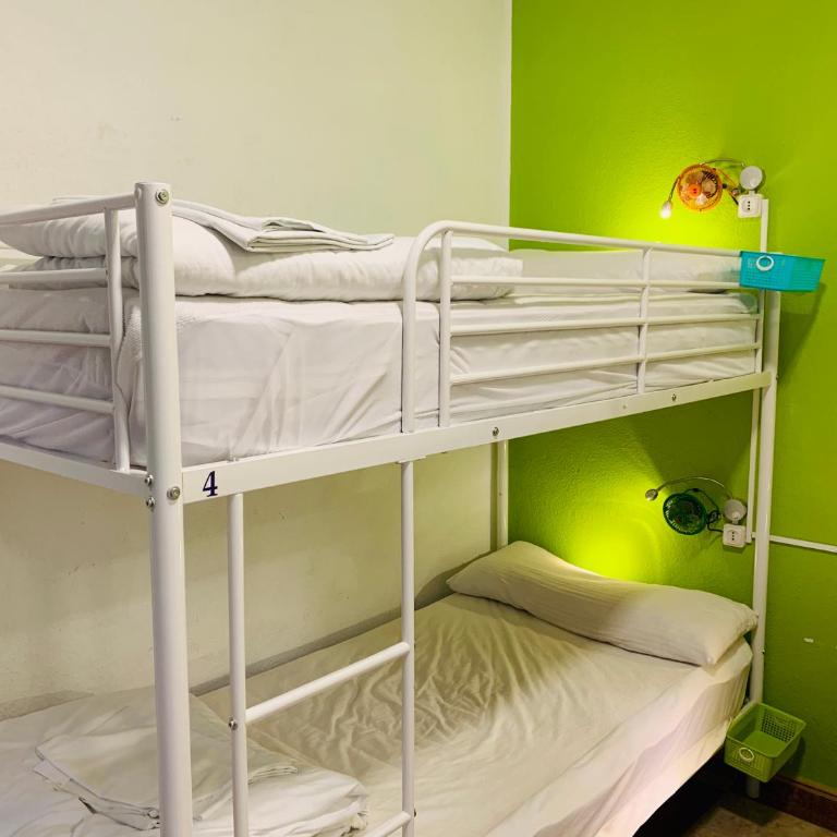 Oh! My Hostel - Bed in 6-Bed Mixed Dormitory Room with Private Bathroom - 5