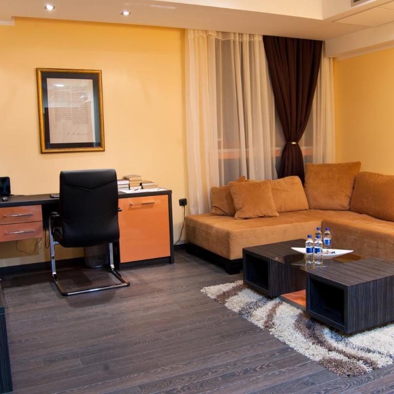 Hill Hotel Wellness & Spa - Apartman Tipa "Suite" sa Balkonom (4 Odrasle Osobe) - 12