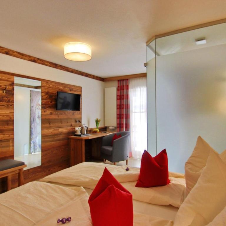 Zeller Hof - Doppelzimmer mit Bergblick - 2