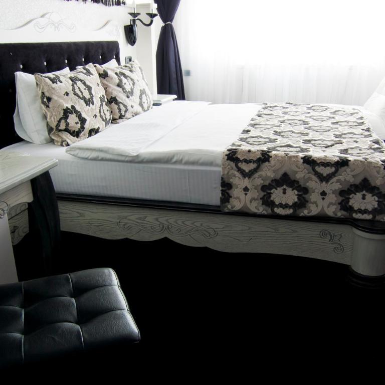 Hill Hotel Wellness & Spa - Suite sa Hidromasažnom Kadom - 2