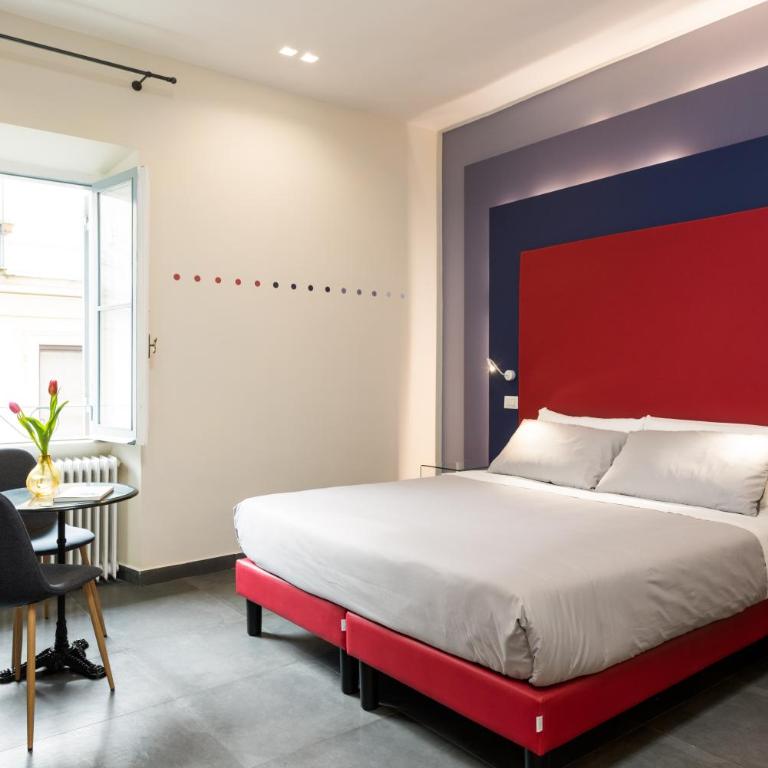 Circle in the Square - Junior Suite - 1