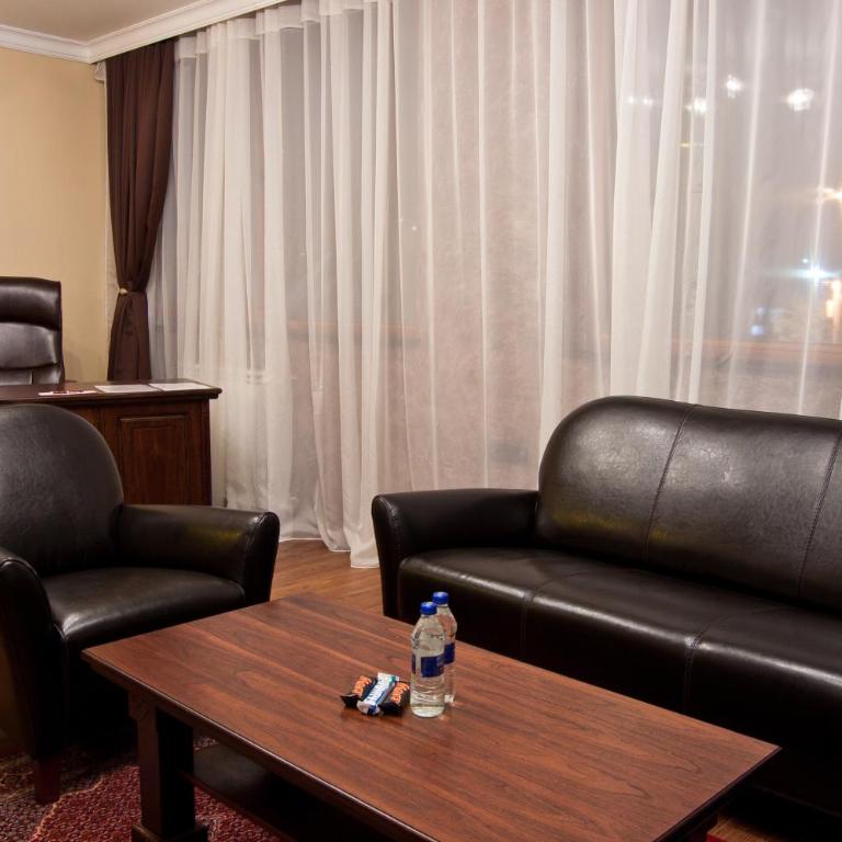 Hill Hotel Wellness & Spa - Apartman Tipa "Suite" sa Terasom - 2
