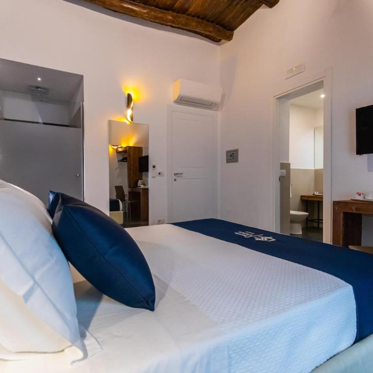 Santa Chiara Inn - Deluxe Double Room - 8