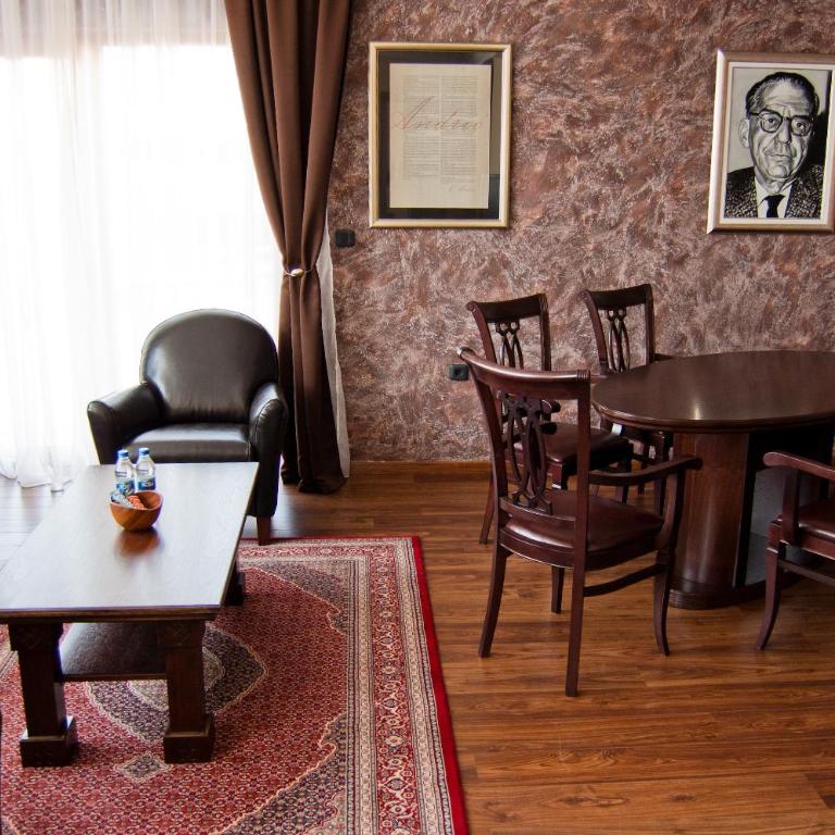 Hill Hotel Wellness & Spa - Apartman Tipa "Suite" sa Terasom - 5