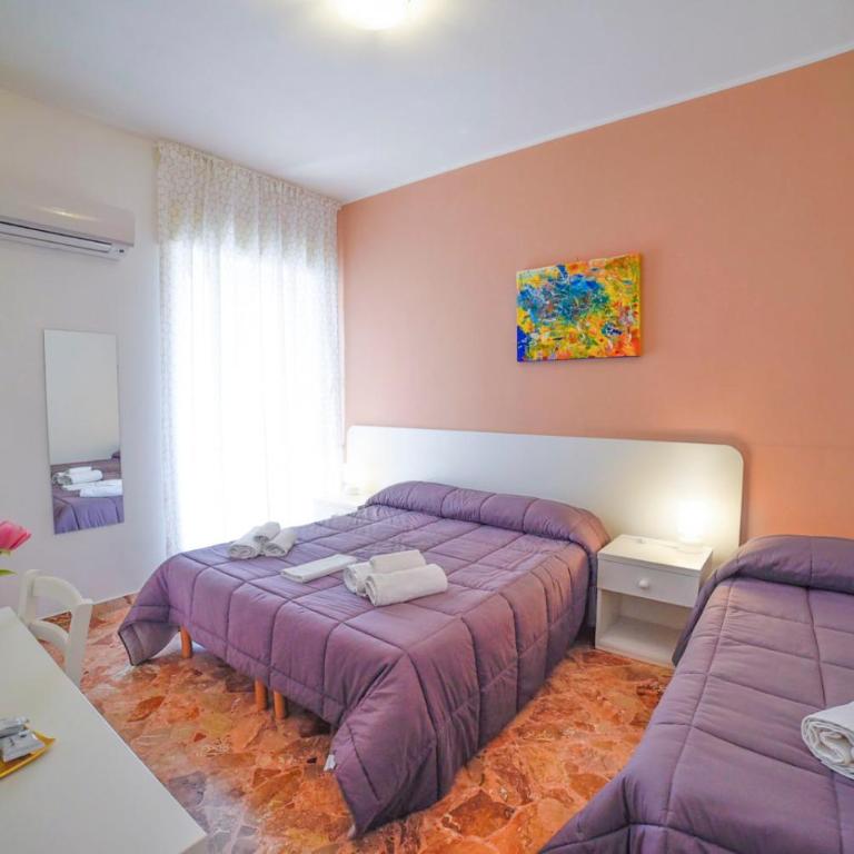 B&B Siracusa Holidays - Triple Room with Private External Bathroom - 1
