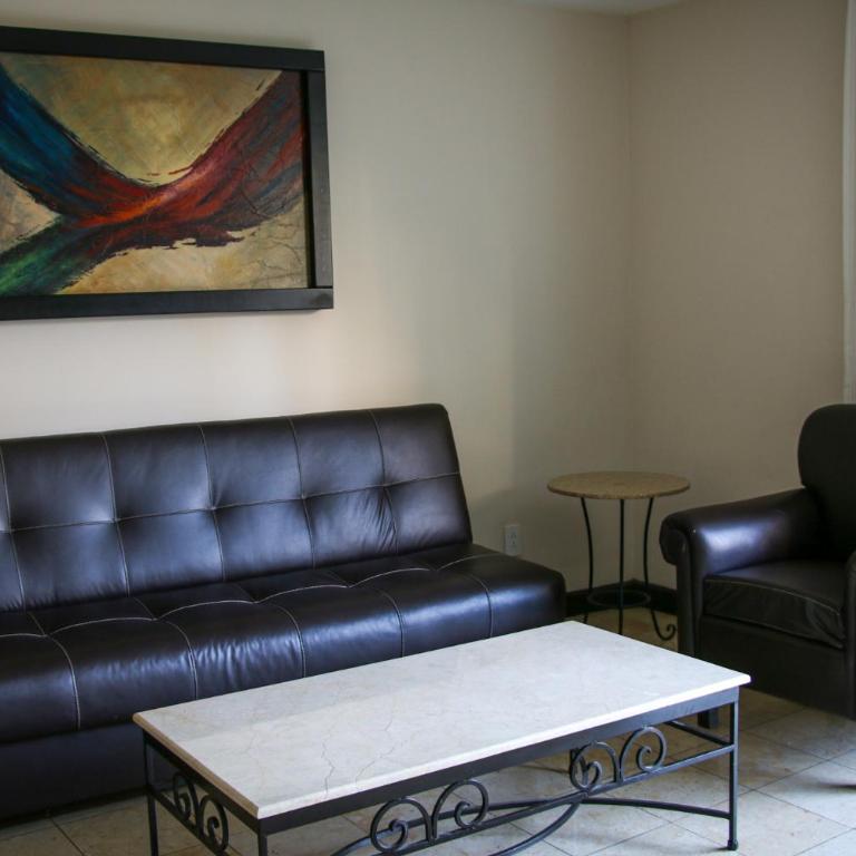 Country Hotel & Suites - Suite - 7