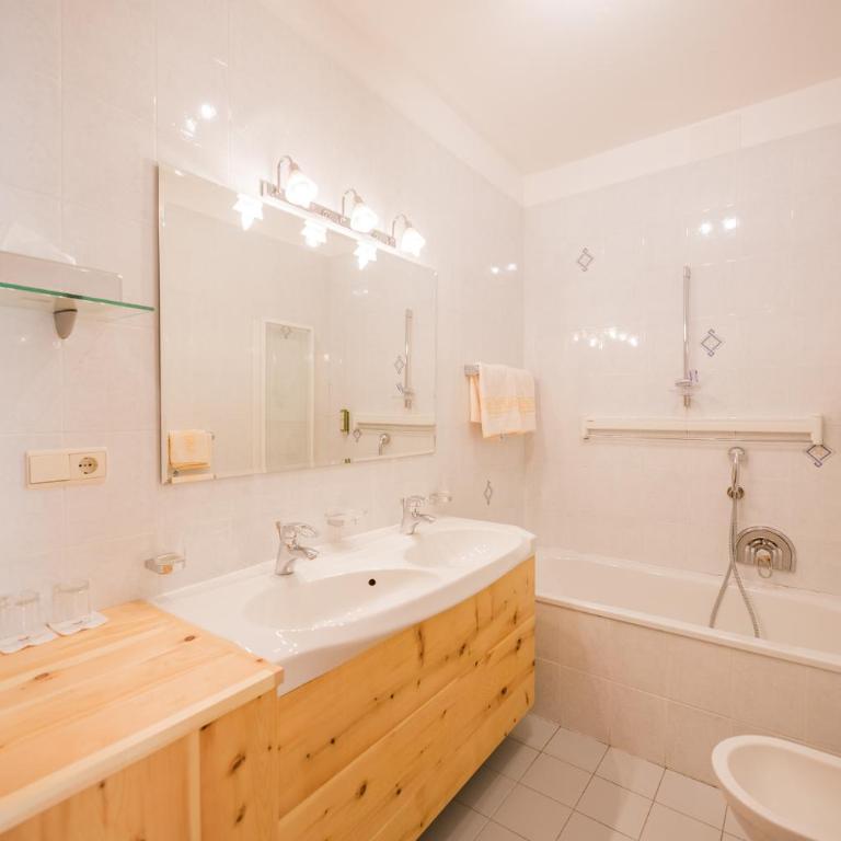 Alpenwellnesshotel St. Veit - Doppelzimmer - 4