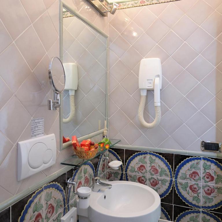Amalfi Old Square room & apartments , 73 steps from the street - Camera Matrimoniale Superior con Vista Mare - 14