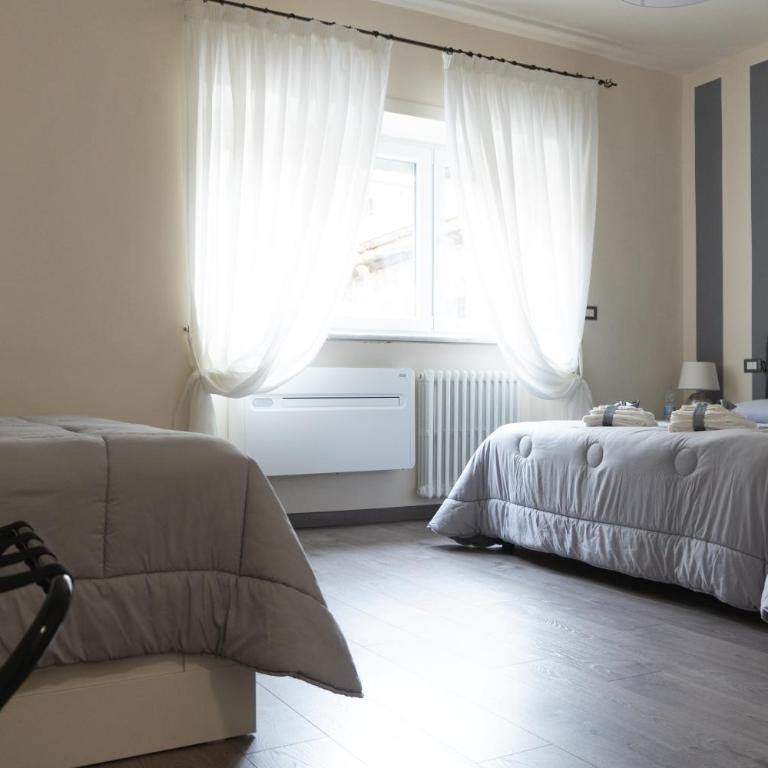 Madame Pucci - Camera Matrimoniale Deluxe con 1 Letto Supplementare - 20