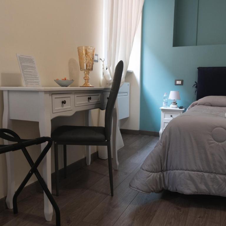 Madame Pucci - Camera Matrimoniale Deluxe con 1 Letto Supplementare - 15