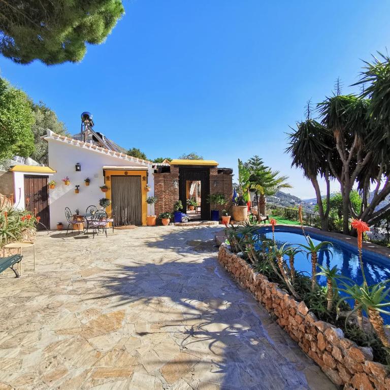 Casa Madre Tierra con jacuzzi piscina zona de barbacoa y preciosas vistas - Casa - 14