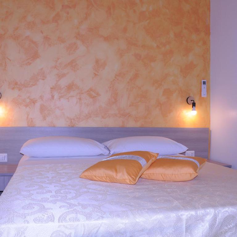 La Fenice - Camera Matrimoniale con Bagno Privato - 1