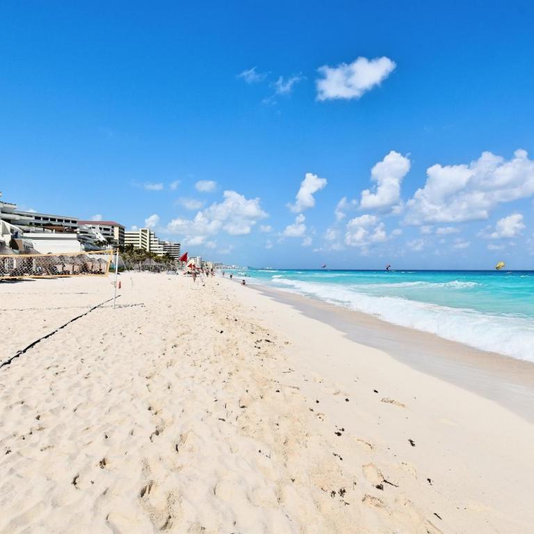 Solymar Condo Beach Resort by Casago - King Suite with Pool View - 33