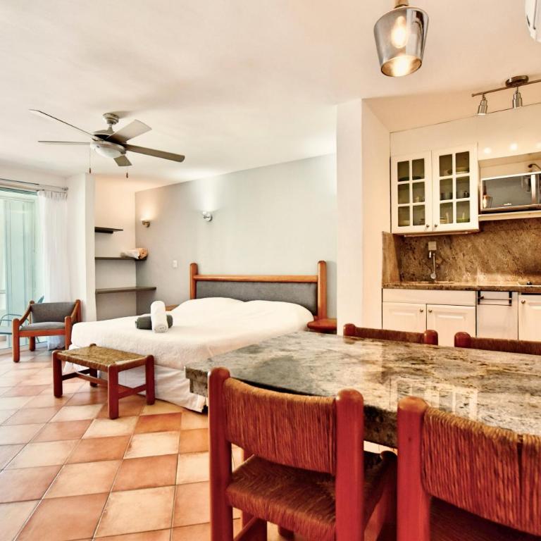 Solymar Condo Beach Resort by Casago - King Suite with Pool View - 19