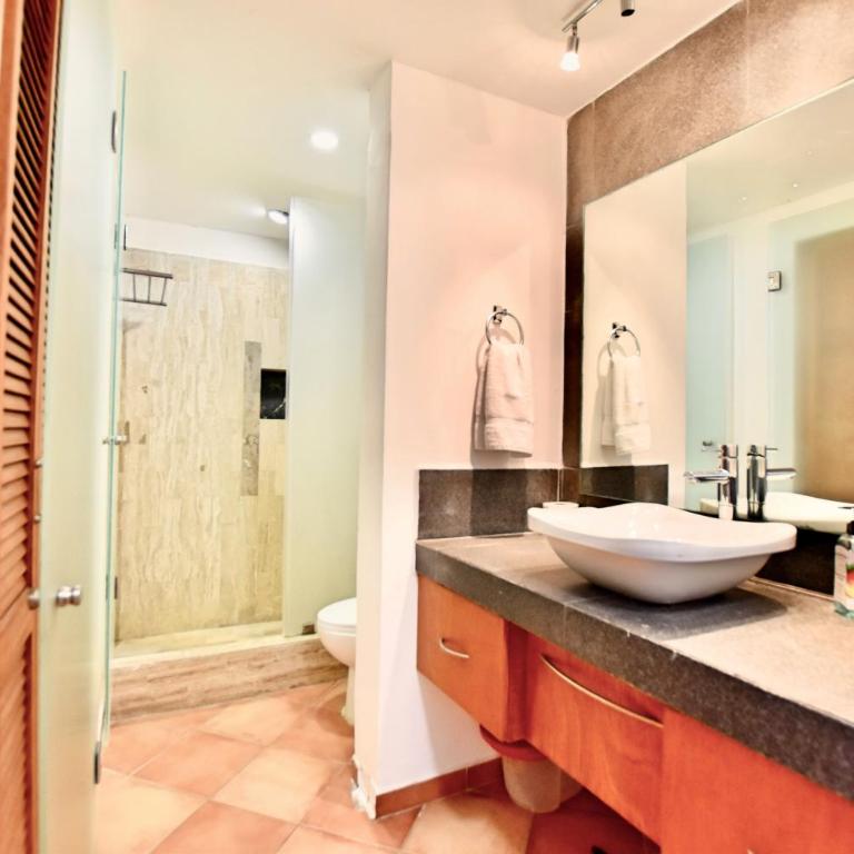 Solymar Condo Beach Resort by Casago - King Suite with Pool View - 9