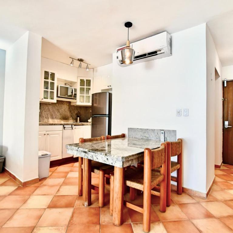 Solymar Condo Beach Resort by Casago - King Suite with Pool View - 10