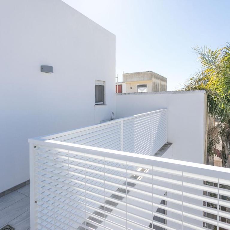 Sunset Holidays - Camera Tripla con Balcone - 5