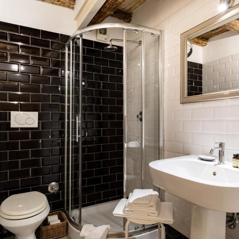 The Bluehostel - Double or Twin Room - 18
