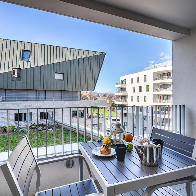 Appart L'avant Scene Tresums - Appartement - Vue sur Lac - 35