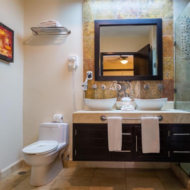 El Faro 301 Coral - Two-Bedroom Apartment - 14