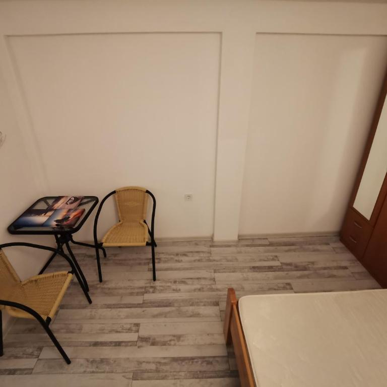 Zemunella Guest House - Standard Double Room with Shared Bathroom - 8