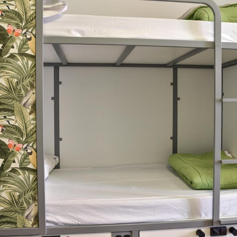 Cats Hostel Madrid Sol - Posto Letto in Dormitorio Misto con 5 Letti - 1