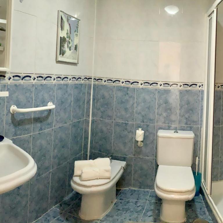 Apartamento de 2 dormitorios, gran terraza, vistas al mar junto playa Carvajal - Two-Bedroom Apartment - 29