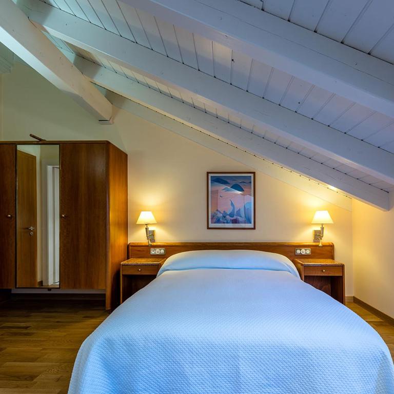 Hôtel des Bains de Saillon - Doppelzimmer im Dachgeschoss - 3