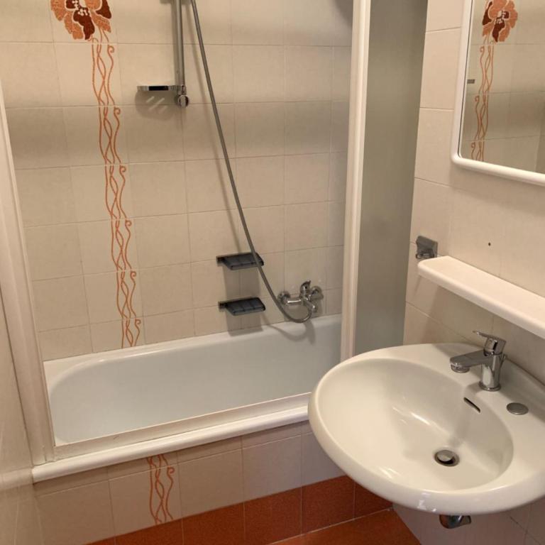 RESIDENCE PENELOPE - WALTERIGATO Apartments SOLO PER FAMIGLIE - Appartamento con doccia - 8