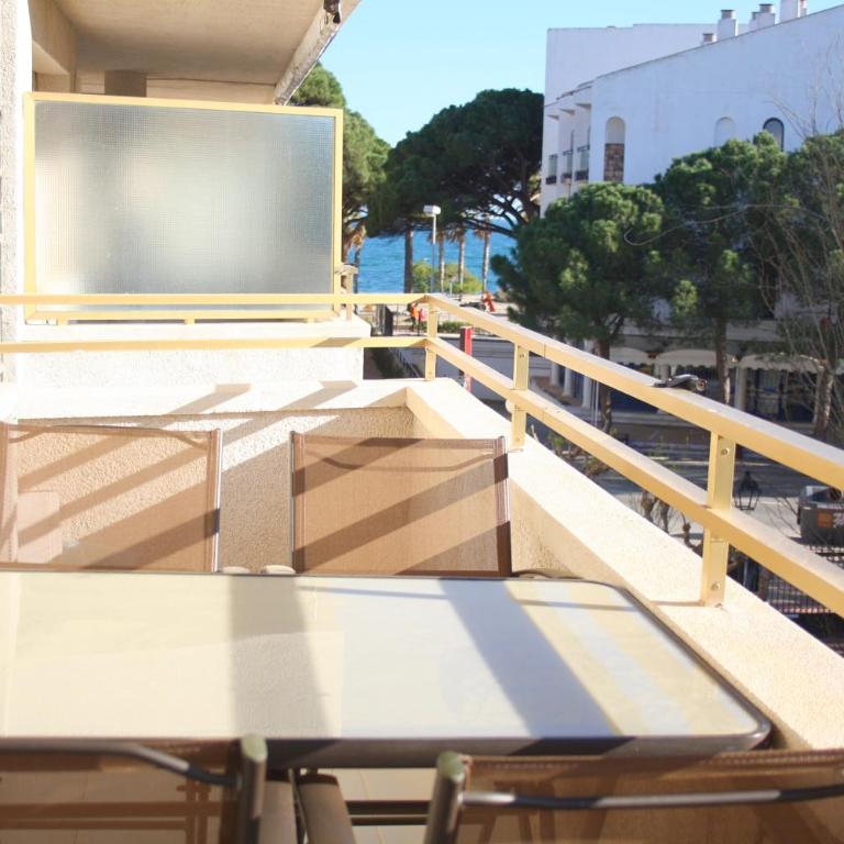 Sol Daurat seafront apartment - Two-Bedroom Apartment - 4