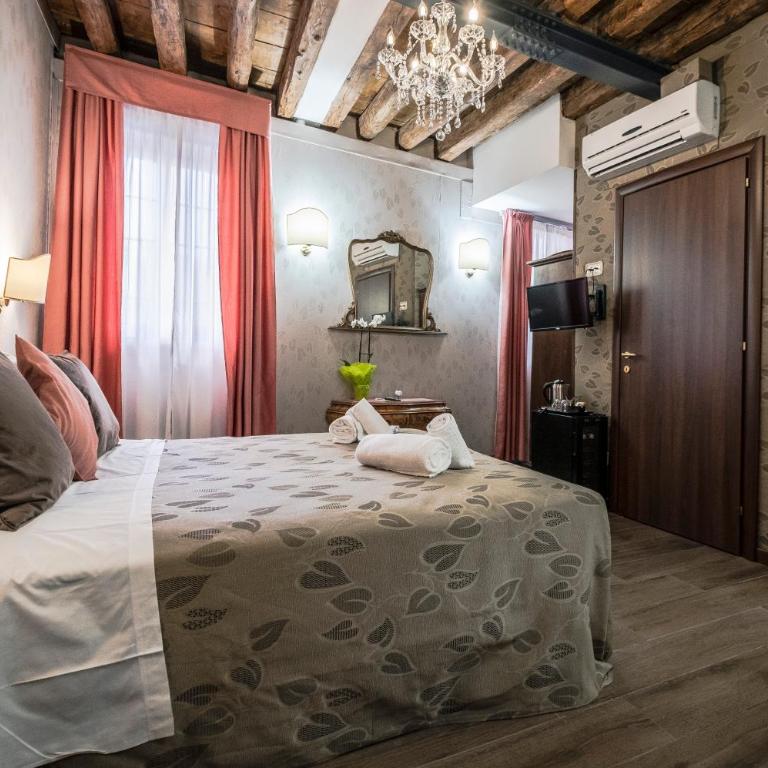 Ca' Lavezzera - Camera Matrimoniale/Doppia con Letti Singoli con Vista Canale - 27