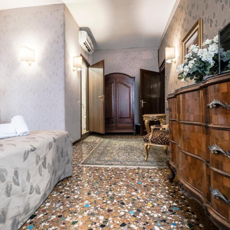 Ca' Lavezzera - Camera Matrimoniale/Doppia con Letti Singoli con Vista Canale - 19