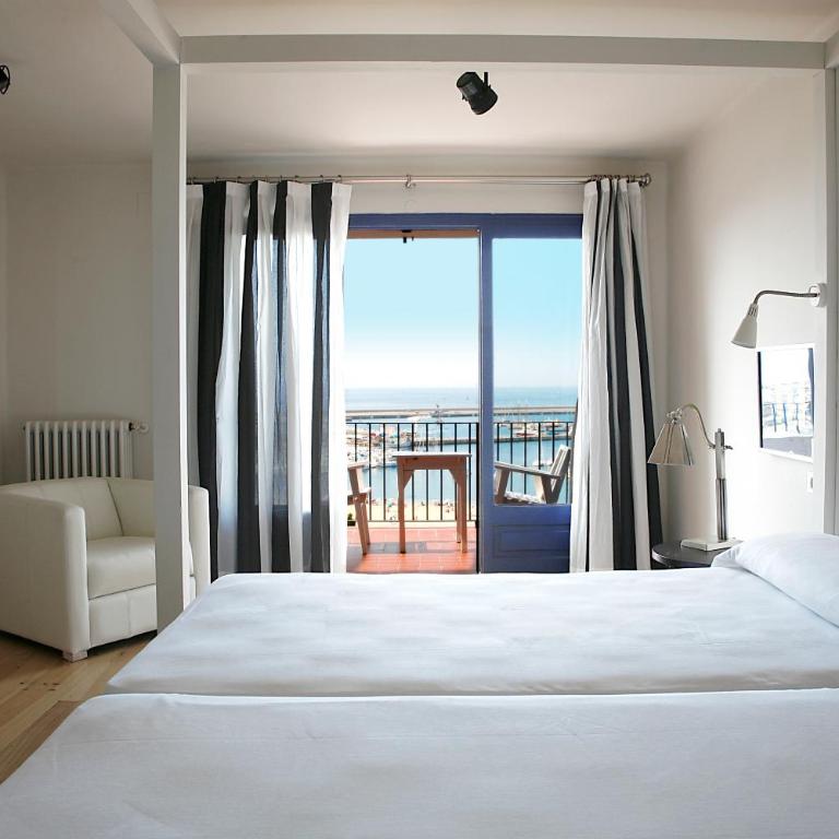 Hotel Trias - Habitación Doble con vistas al mar - 2 camas - 4