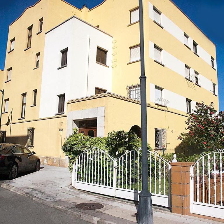 DUPLEX LLANES CENTRO-PLAYA, tranquilo y con garaje - Apartment - Split Level - 44
