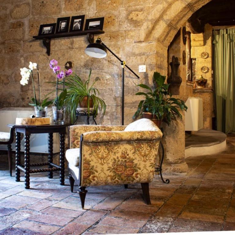 L'Incanto di Civita - Apartment with Garden View - 11