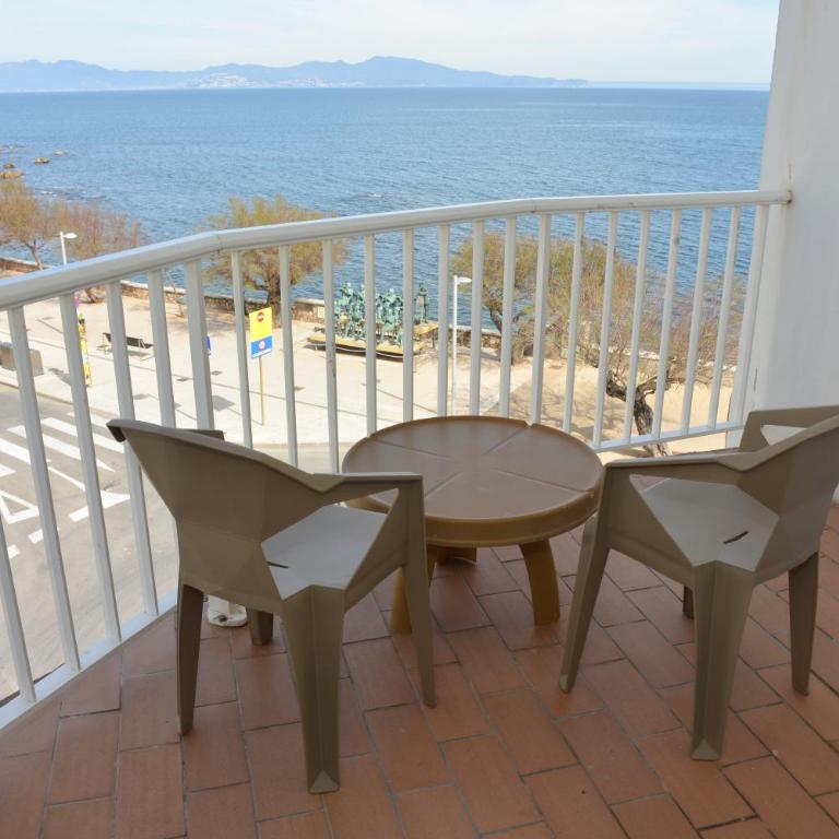 Rallye Hotel - Habitación Familiar con vistas al mar - 1