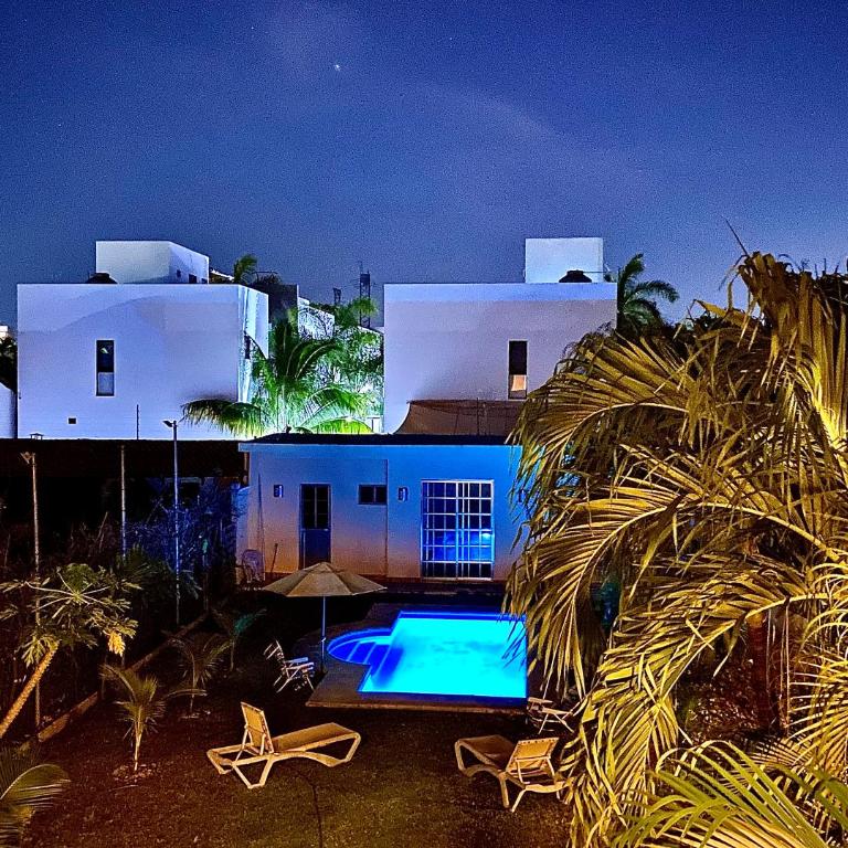 Cancun-Soho - Queen Suite with Pool View - 13